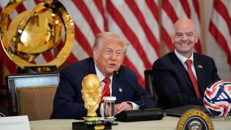 donald-trump-dan-gianni-infantino-1746622163039_169
